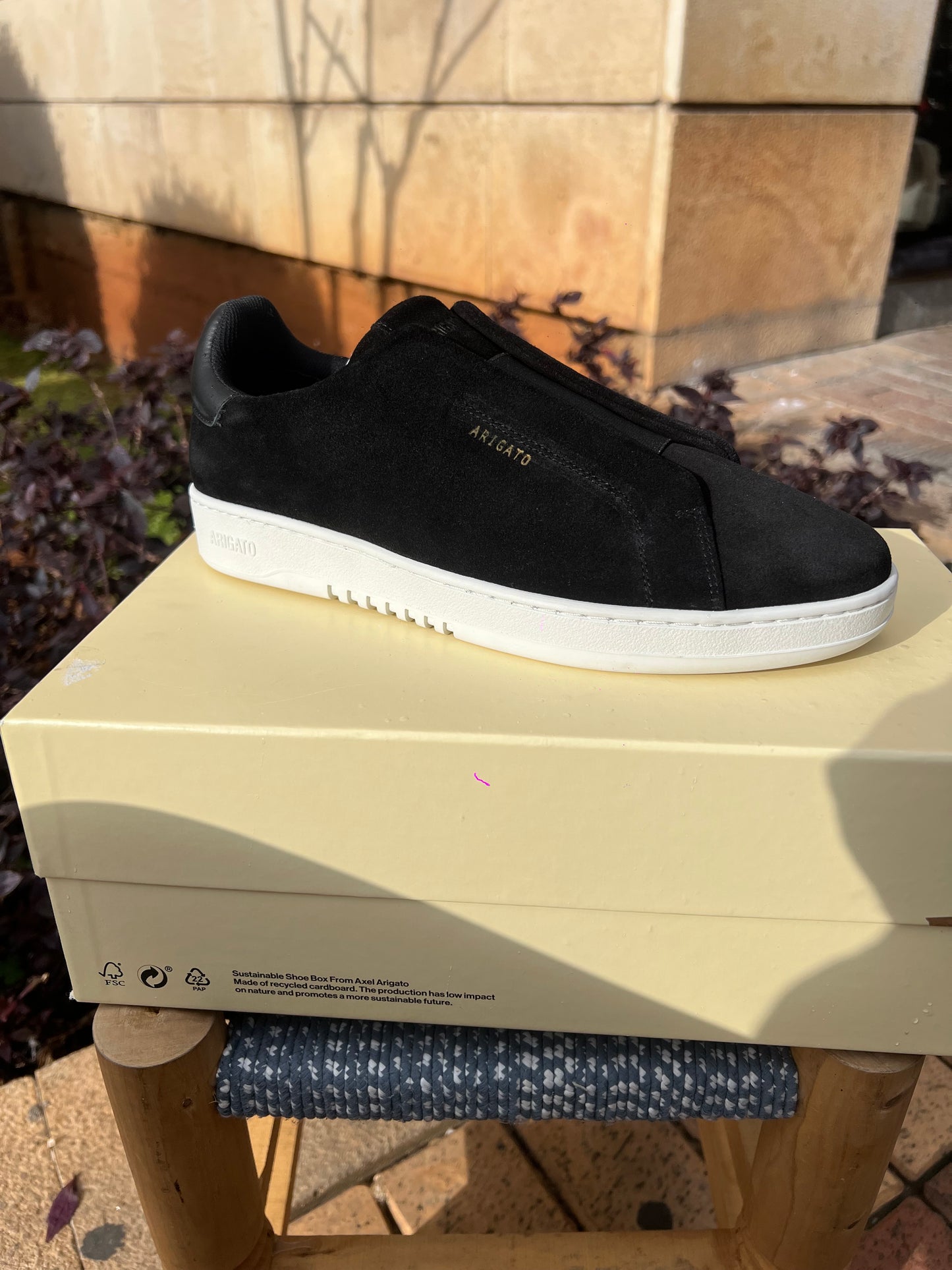 Axel Arigato Laceless Suede