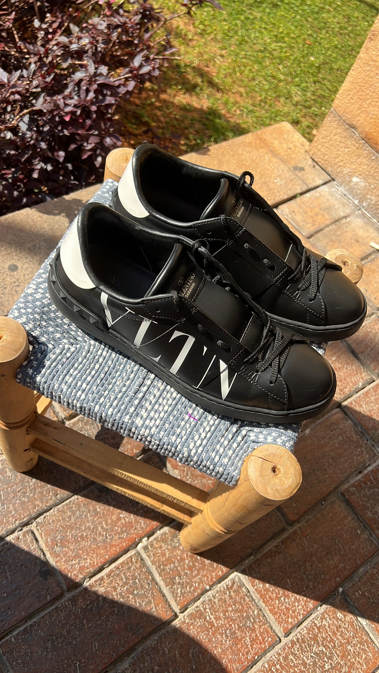 Valentino Black/White VLTN